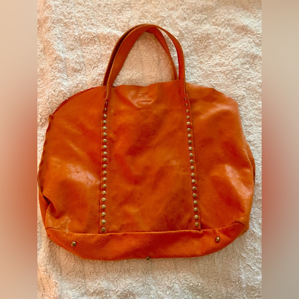 JIJOU CAPRI LEATHER ORANGE STUDDED HANDBAG! BEAUTIFUL COLOR! NEVER USED!